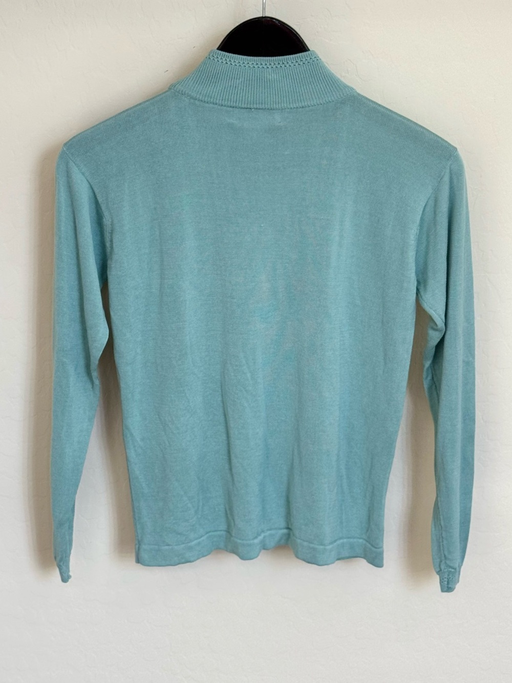 Vintage I. MAGNIN 100% Silk Knit Long Sleeve Turtleneck Top Ice Blue Size Small - Picture 3 of 9